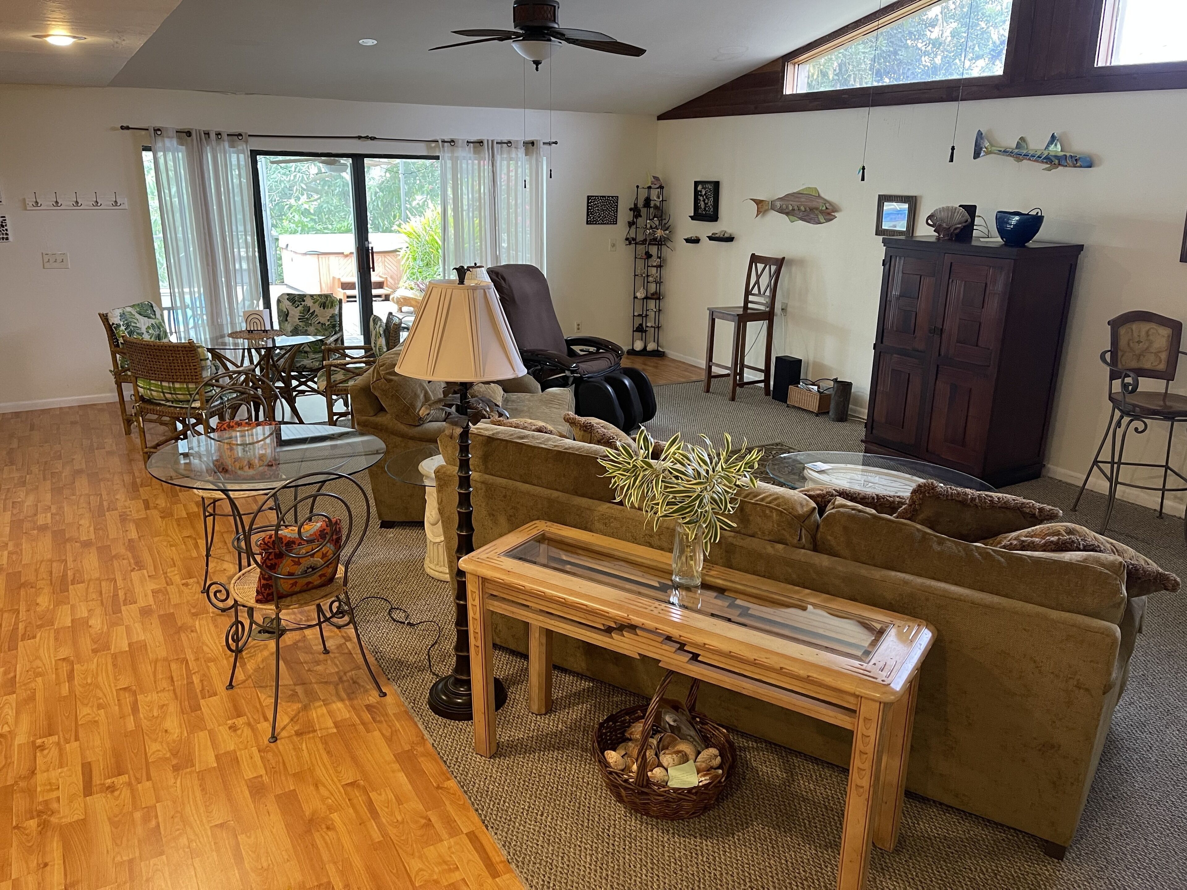 Southfacing Sunrise/sunset Pristine Canal, Screened Pool, Lanai, Hot Tub! - Cape Coral, FL