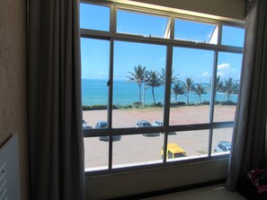 Interior - Cozy apartment facing the sea. (Guarapari)