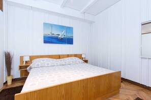 2 bedrooms, free WiFi, bed sheets