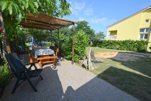 Outdoor dining - Studio Apartment Josipa 3 (Malinska)