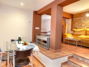 Interior - Stunning private villa for 8 guests with WIFI, private pool, TV and balcony (Calonge)