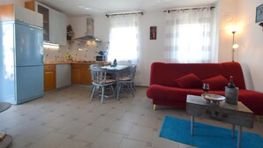 Apartment, 1 Bedroom (492 – 2) | Living area