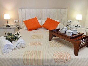 4 bedrooms, iron/ironing board, travel crib, free WiFi