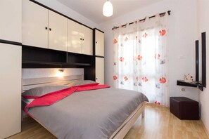 4 bedrooms, free WiFi, bed sheets