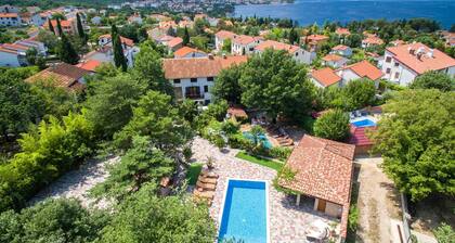 Ferienwohnung Antonia 2 mit Pool