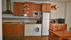 Microondas, lavavajillas, cafetera/tetera