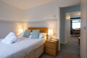 2 bedrooms, iron/ironing board, free WiFi