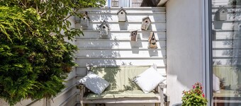 Owain's Lake View: holiday apartment with lake views