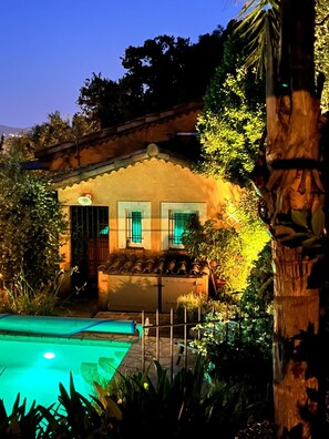 Piscine extérieure, piscine chauffée