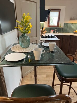 Fridge, microwave, oven, stovetop - studio - Grasse with garden (Grasse)