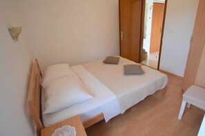 1 bedroom, free WiFi, bed sheets