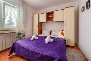1 bedroom, free WiFi, bed sheets