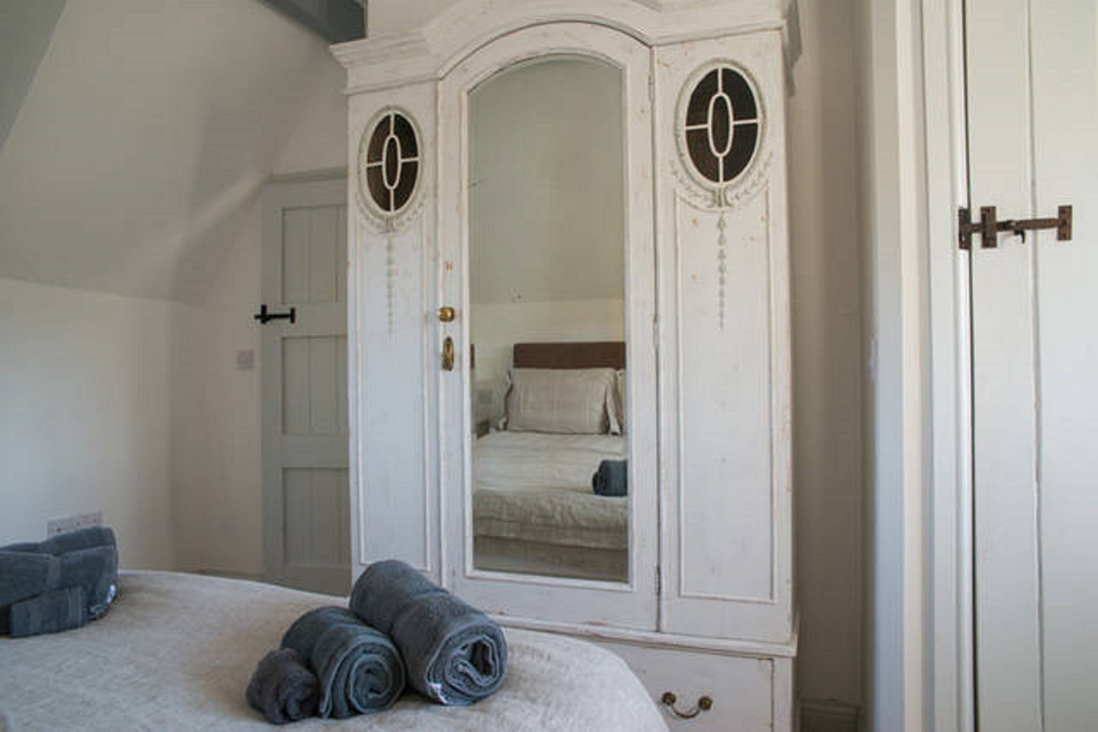 3 chambres, fer et planche à repasser, lit parapluie, Wi-Fi gratuit