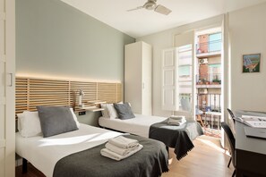 3 bedrooms, iron/ironing board, WiFi, bed sheets