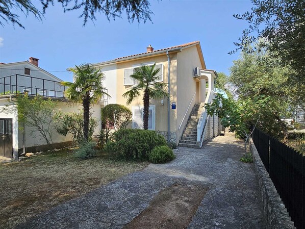 Exterior - Apartment Magdica close to Beach (Malinska)