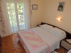 Apartment, 2 Schlafzimmer (116 - 2.kat) | Kostenlose Babybetten, kostenloses WLAN, Bettwäsche