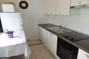 Standard-Apartment, 2 Schlafzimmer (282 - 1.kat) | Eigene Küche | Großer Kühlschrank, Ofen, Herdplatte, Geschirrspüler