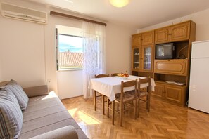 Apartment, 1 Bedroom | Interior - Apartment Iva (Malinska-Dubasnica)
