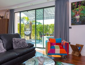 Apartamento | Área de estar | TV de tela plana