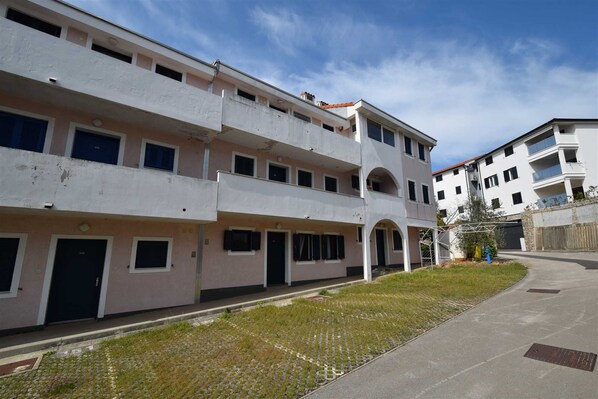 Exterior - Apartment Oresic on the ground floor (Malinska)