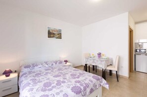 Free WiFi, bed sheets - Studio apartment Nino 1 (Malinska)