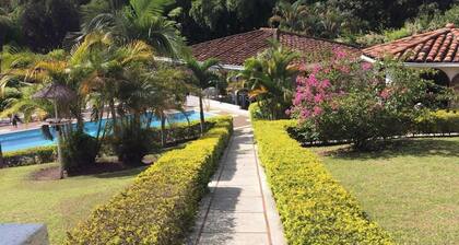 Villa zu vermieten in Cerritos Pereira