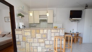 Private kitchen - Apartment Buza (Malinska-Dubasnica)