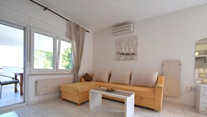 Living area - Apartment Buza (Malinska-Dubasnica)