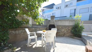 BBQ/picnic Area - Apartment Buza (Malinska-Dubasnica)