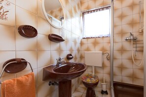 Apartment, 3 Bedrooms | Bathroom