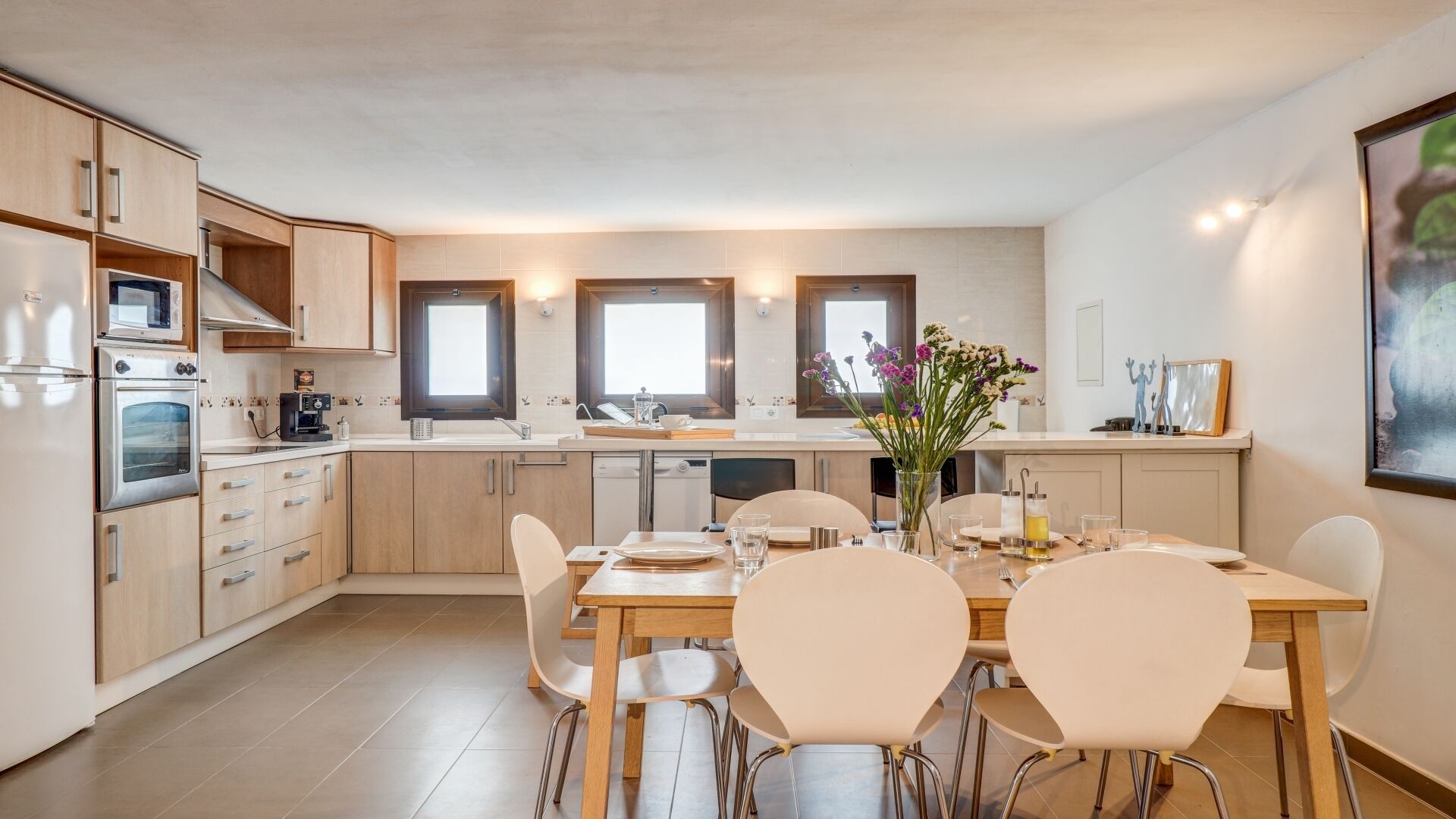 冰箱、微波炉、烤箱、炉灶