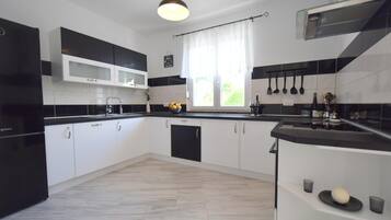 Villa, 3 Bedrooms | Private kitchen | Fridge, microwave, oven, stovetop