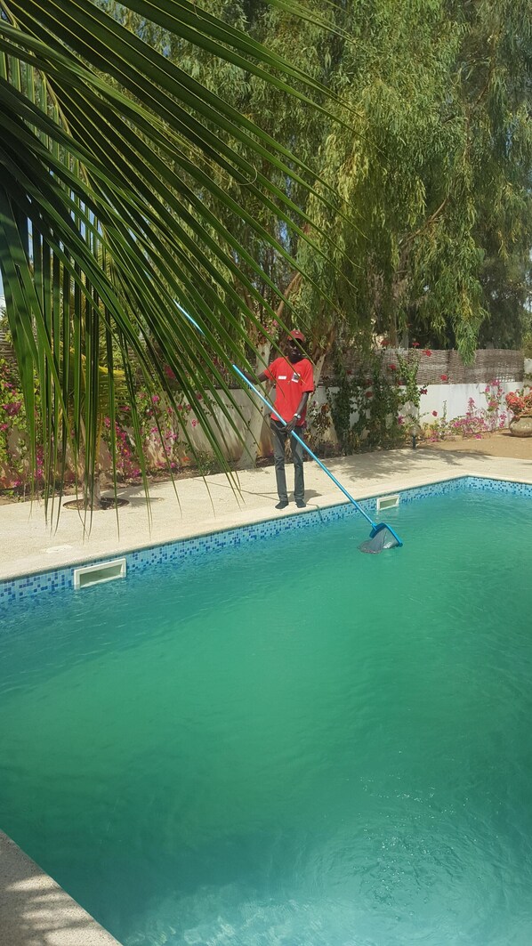 Pool - 5 bedroom Villa - Air-conditioned with Pool - La Maison des Voyageurs - Warang (MBOUR)