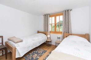 5 slaapkamers, een strijkplank/strijkijzer, gratis wifi, beddengoed