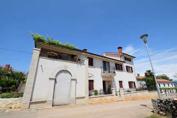 Exterior - Apartment Katica (Malinska-Dubasnica)