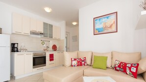 Appartement, 2 slaapkamers, terras (377 - priz) | Woonruimte | Een flatscreentelevisie