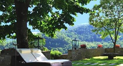 VILLA FIESOLANA - Twelve Bedroom Villa, Sleeps 34