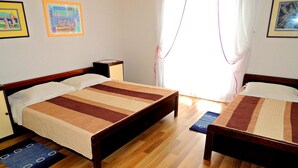 Cribs (free), WiFi (free), bed sheets - Apartments Nikolina (Malinska-Dubasnica)