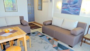 Apartamento, 1 habitación, terraza (151 - br.3) | Zona de estar | Una televisión de pantalla plana