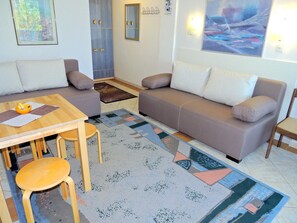 Apartment, 1 Bedroom, Terrace (151 - br.3) | Living area | Flat-screen TV - Apartments Vlado (Malinska-Dubasnica)