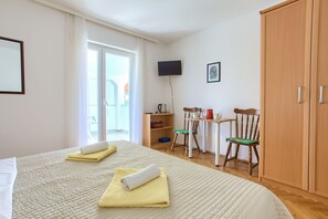 Studio (399 - S1)