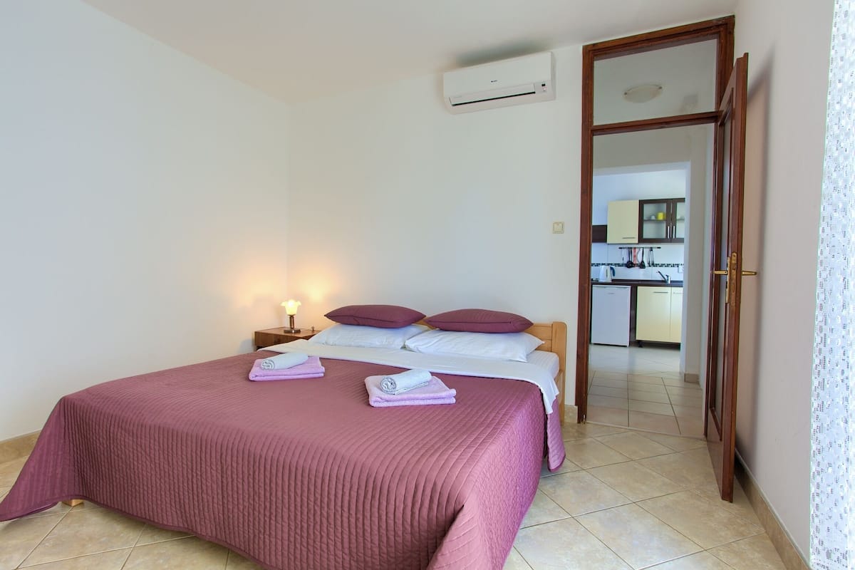 Appartamento, 1 camera da letto (398 - A2) | 1 camera, culle/letti per bambini (gratuiti), Wi-Fi gratuito, lenzuola