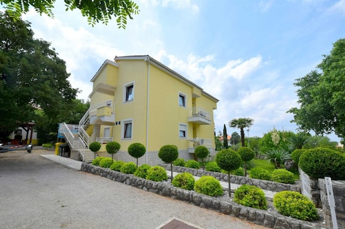 Studio apartment Olgica 201