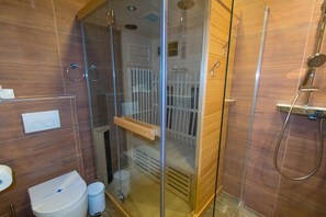 Villa, 4 camere da letto | Bagno | Doccia, set di cortesia gratuito, asciugacapelli, asciugamani