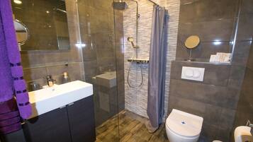 Villa, 4 Schlafzimmer | Badezimmer | Dusche, kostenlose Toilettenartikel, Haartrockner, Handtücher