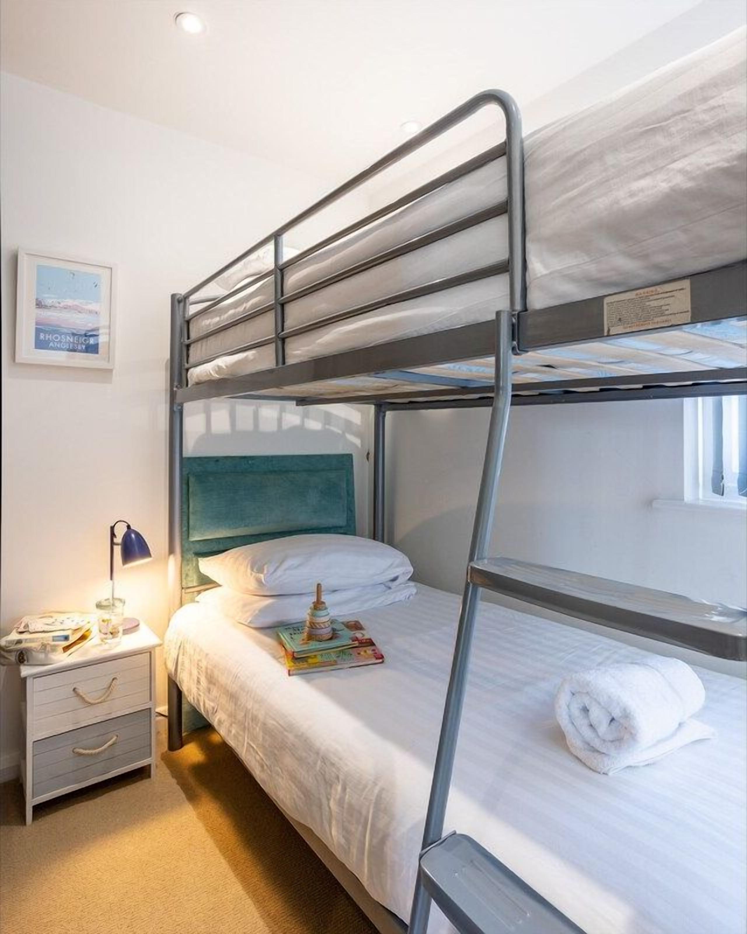 Bunk room ideal for children, family-friendly upside-down holiday home sleeping eight in Rhosneigr, Anglesey