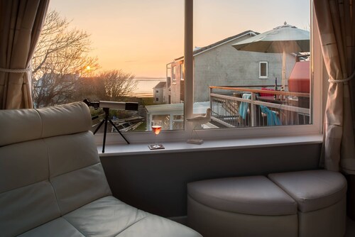 Cwalafila : 4-Bed Cottage Near Beach in Rhosneigr | Managed by Anglesey Holiday Lettings