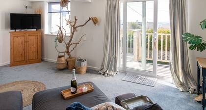 Driftwood - upea uusi loma-asunto, joka sijaitsee Angleseyssä