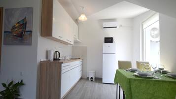 Apartment, Balkon (764 - 2. kat) | Wohnbereich | Flachbildfernseher