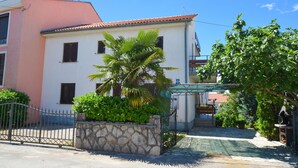 Unclassified image, 2 of 21, button - Apartments Vera (Malinska-Dubasnica)